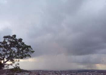 Aracaju registra mais de 50 mm de chuva em 12 horas