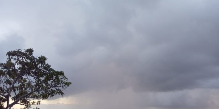 Aracaju registra mais de 50 mm de chuva em 12 horas