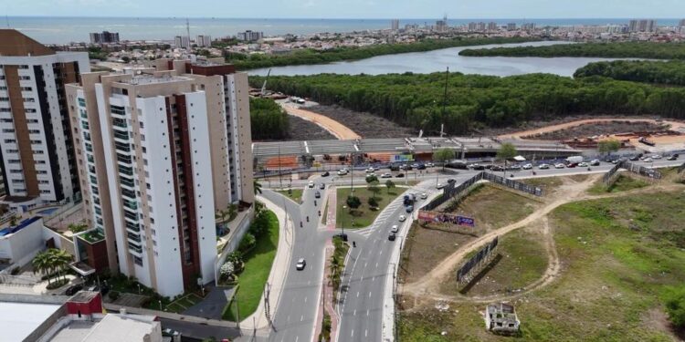 Trânsito na região do complexo viário Maria do Carmo sofre nova alteração em Aracaju a partir deste sábado