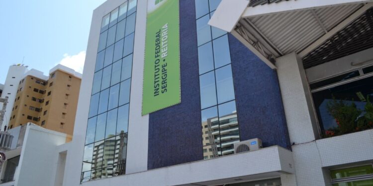 IFS oferta mais de mil vagas em cursos técnicos e graduação