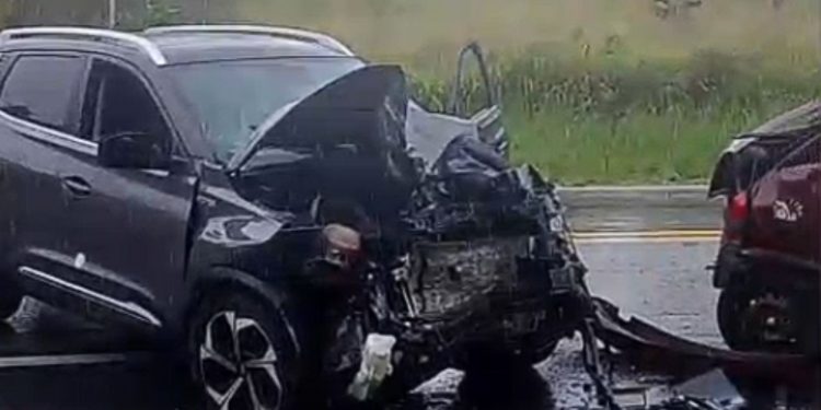 Acidente deixa quatro pessoas mortas e três feridas na BR-235, em Areia Branca