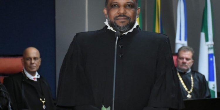Kleidson Nascimento Santos toma posse como novo desembargador do Tribunal de Justiça de Sergipe